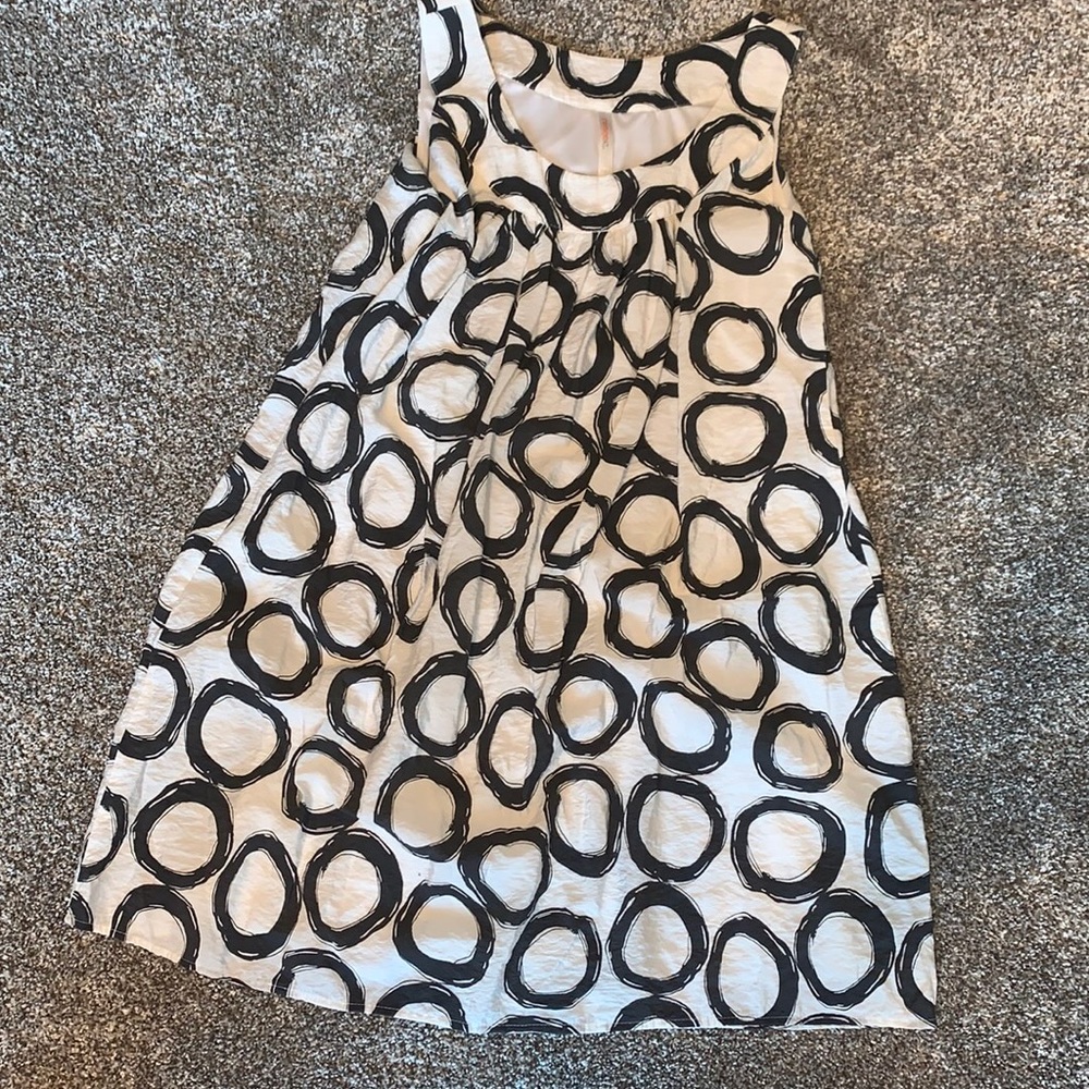 Black and white patterned dress